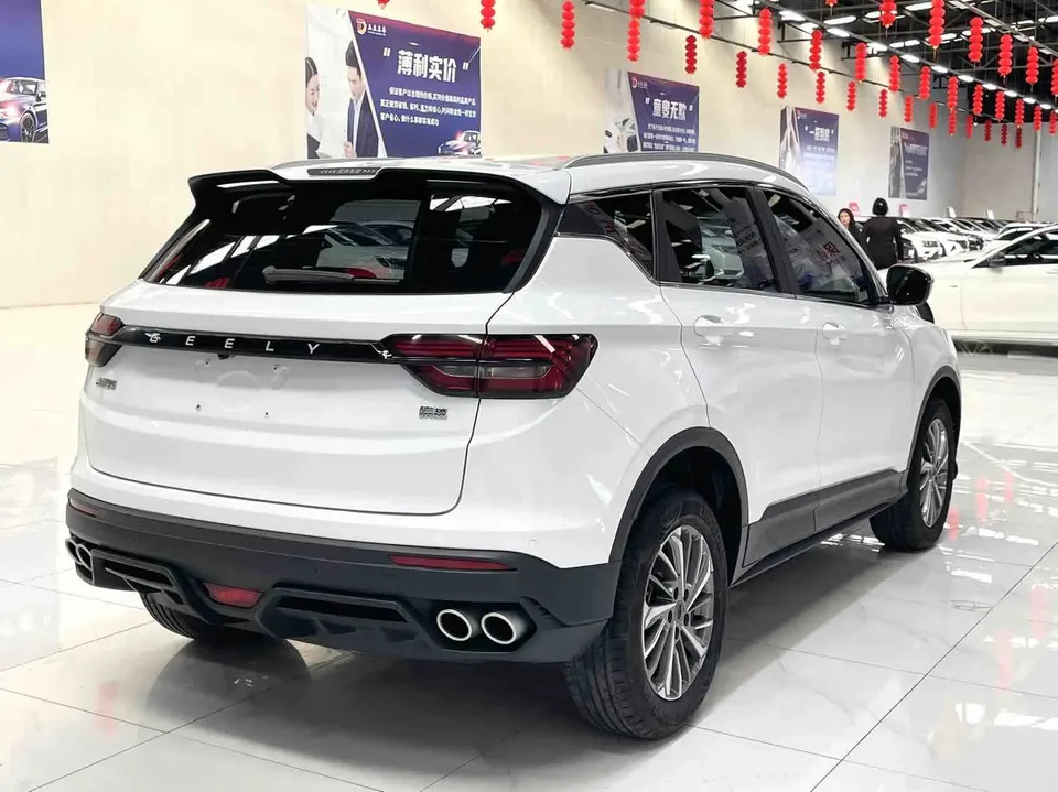 Geely Coolray SX11 240T DCT Platinum Edition 2022 — миниатюра 5