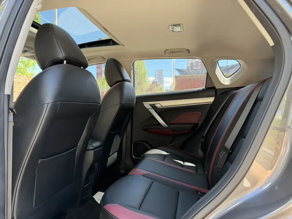 Geely Coolray SX11 Binyue 2021 240T DCT Platinum Edition 2022 — thumbnail 3