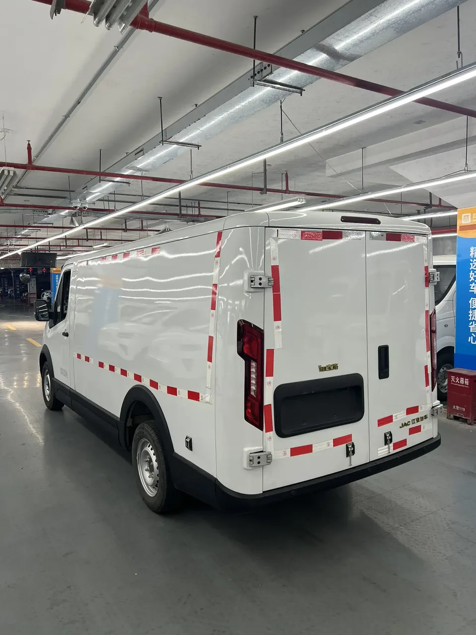JAC Van Bolo JAC Van Bolo 2024 V8 Guoxuan Pilot Edition 2025 — thumbnail 4