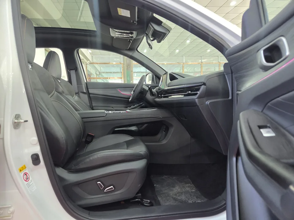 Changan CS55 PLUS PHEV Smart New Blue Whale 125km Battleship Edition 2026 — миниатюра 4