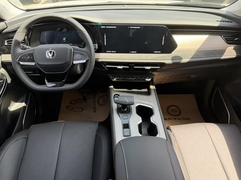 Changan X7 PLUS 1.5T DCT Zunyao 7-seater 2024 — миниатюра 3
