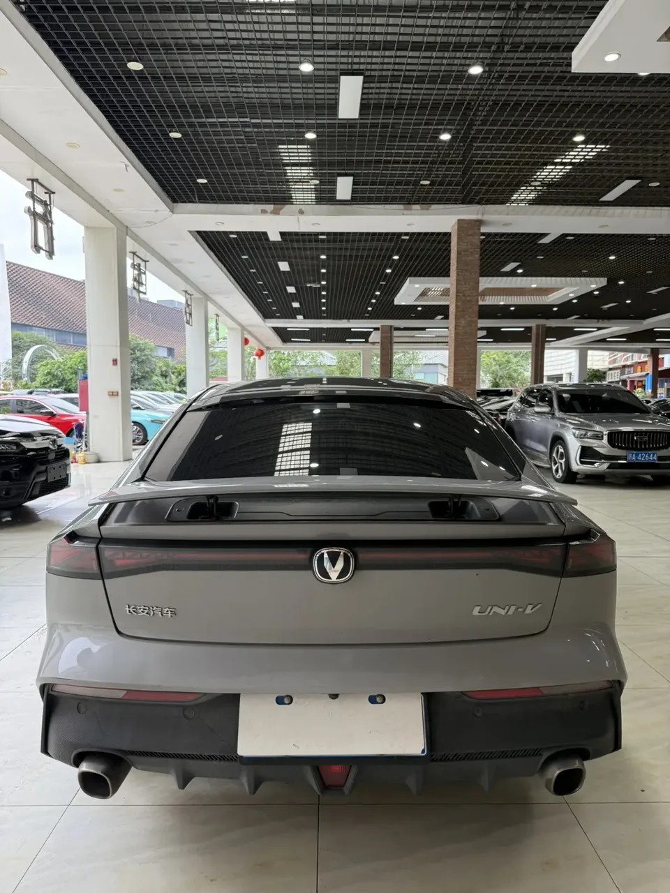 Changan UNI-V 1.5T Premium Edition 2023 — миниатюра 2