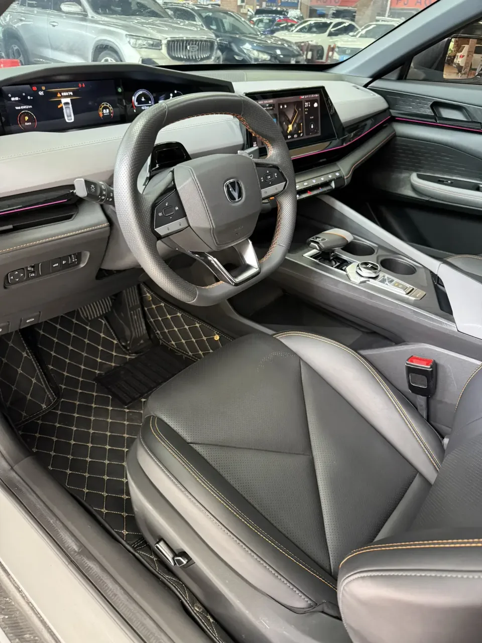 Changan UNI-V 1.5T Premium Edition 2023 — миниатюра 3