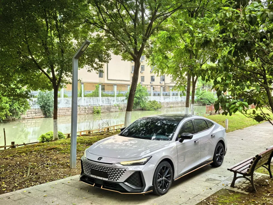 Changan UNI-V 2022