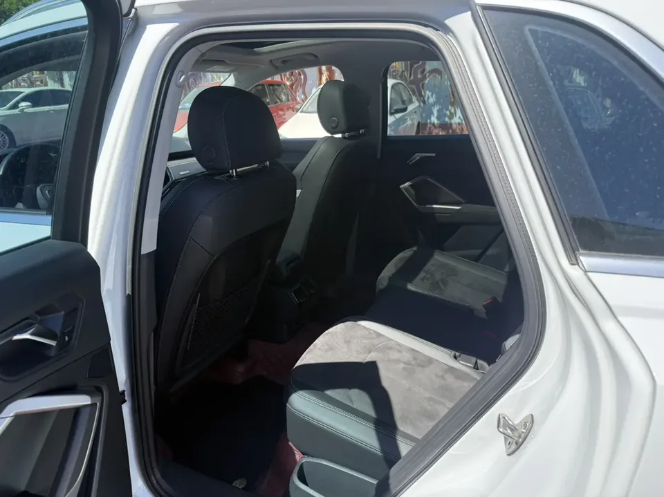 Audi Q3 Audi Q3 2022 35 TFSI aggressive and dynamic model 2023 — миниатюра 3