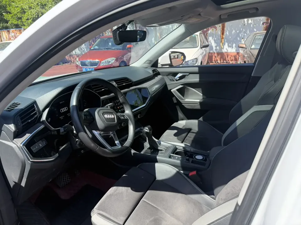 Audi Q3 Audi Q3 2022 35 TFSI aggressive and dynamic model 2023 — миниатюра 5