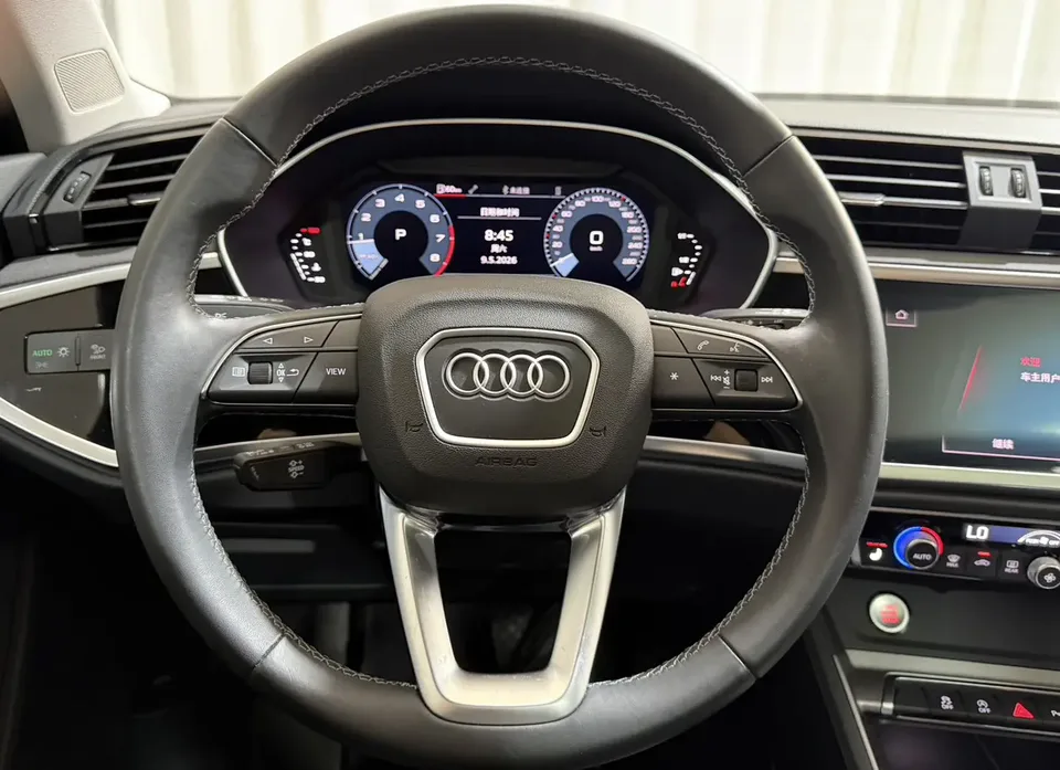 Audi Q3 Audi Q3 2022 35 TFSI aggressive and dynamic model 2023 — миниатюра 5