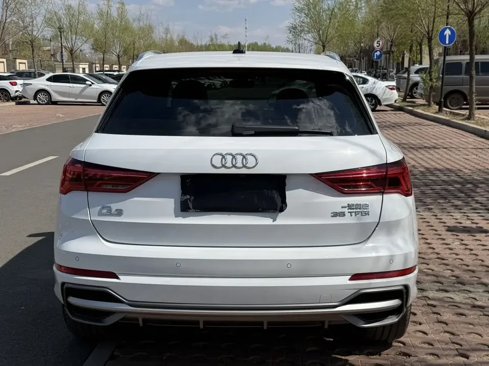 Audi Q3 Audi Q3 2022 35 TFSI Fashionable and Dynamic 2022 — миниатюра 5