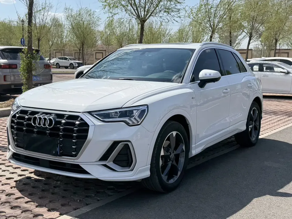 Audi Q3 Audi Q3 2022 35 TFSI Fashionable and Dynamic 2022 — фото 1, купить с доставкой в Москву