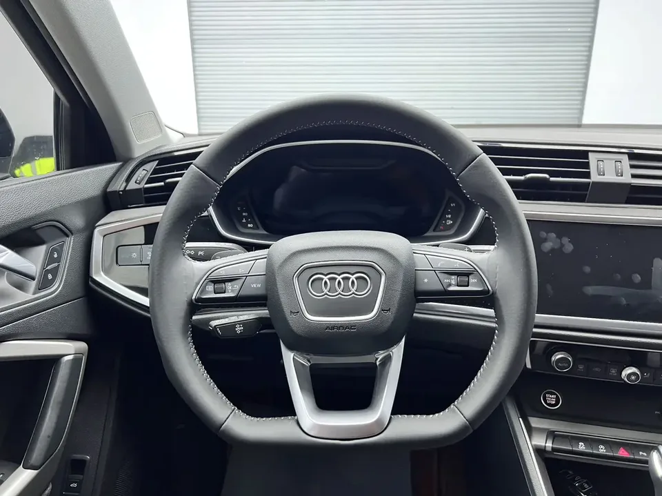 Audi Q3 Audi Q3 2022 35 TFSI Fashionable and Dynamic 2022 — миниатюра 4