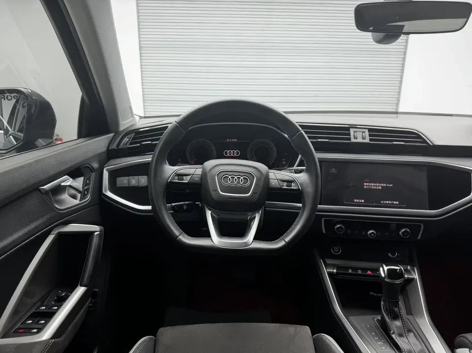 Audi Q3 Audi Q3 2022 35 TFSI Fashionable and Dynamic 2022 — миниатюра 4