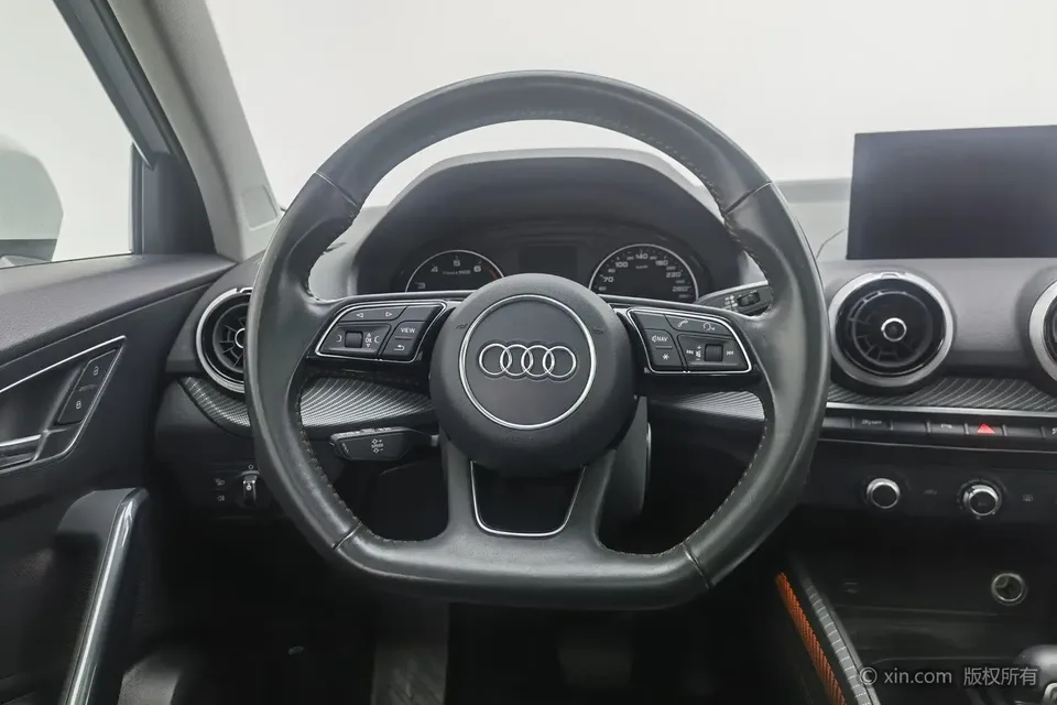 Audi Q2L Audi Q2L 2022 35 TFSI aggressive and dynamic model 2022 — миниатюра 2