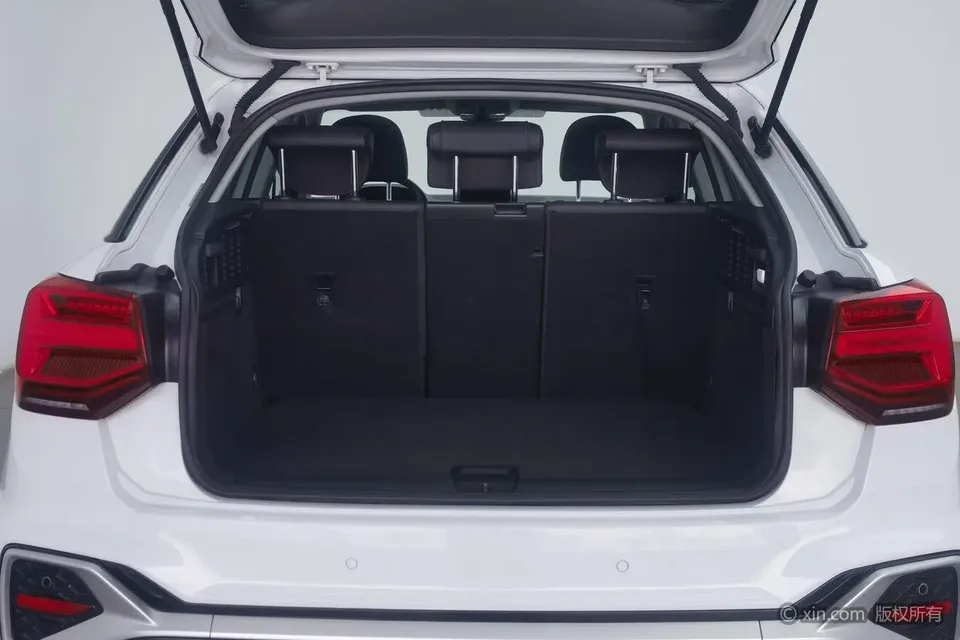 Audi Q2L Audi Q2L 2022 35 TFSI aggressive and dynamic model 2022 — миниатюра 4