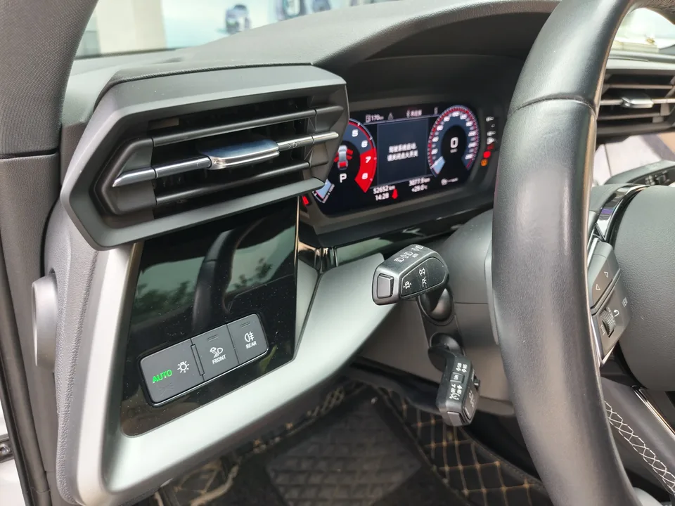 Audi A3 facelift A3L Limousine 35 TFSI stylish and sporty 2023 — миниатюра 4