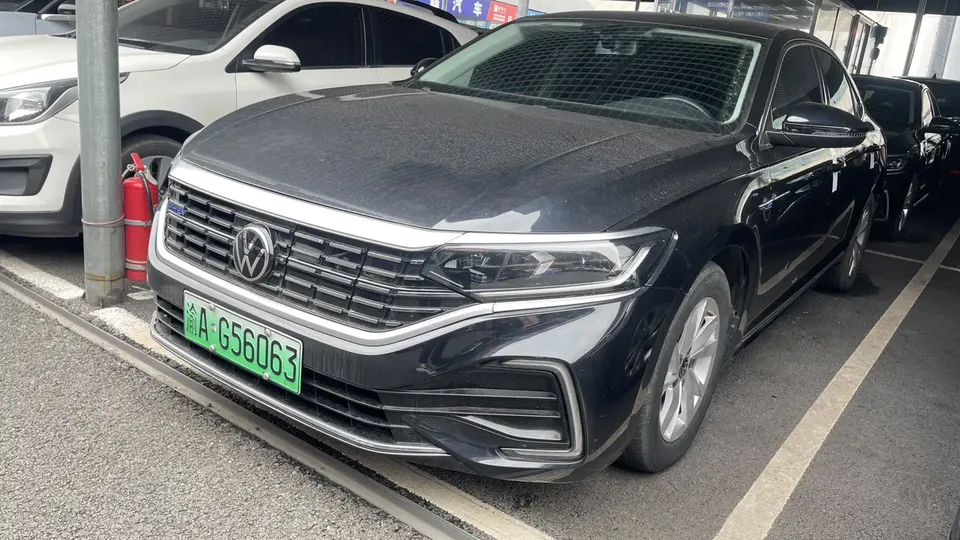 Volkswagen Passat PHEV 2022