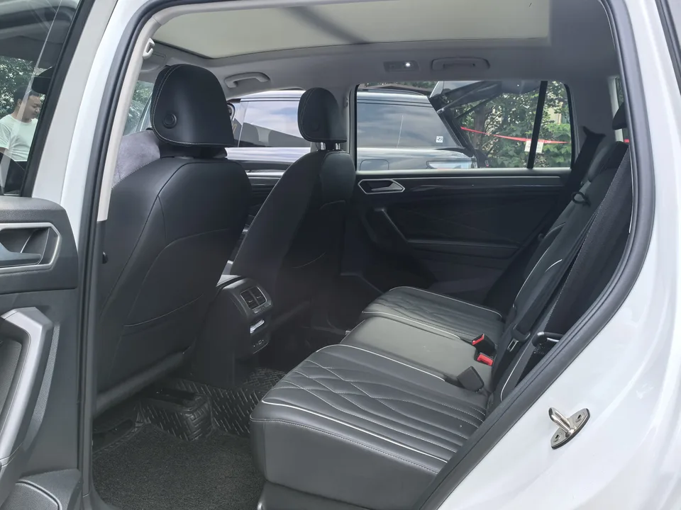 Volkswagen Tiguan L Outstanding Model 330TSI 2WD R-Line Dragon Edition 2024 — миниатюра 3