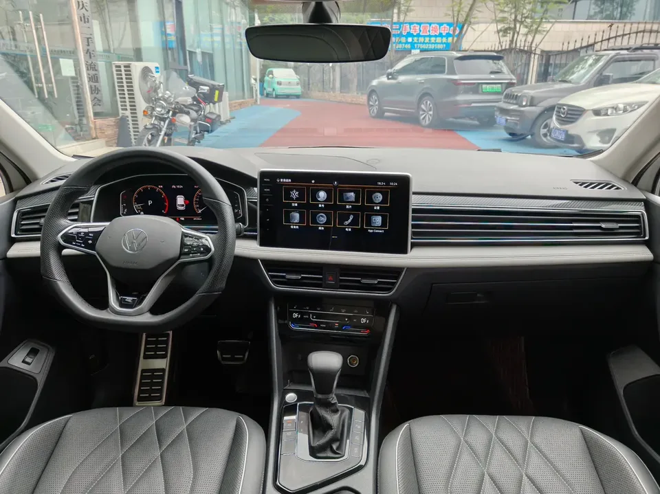 Volkswagen Tiguan L Tiguan L 2022 330TSI Automatic 2WD R-Line Enjoy Edition 2022 — миниатюра 4