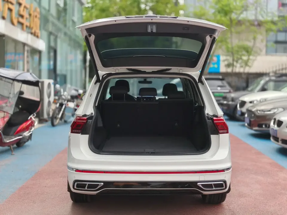 Volkswagen Tiguan L Tiguan L 2022 330TSI Automatic 2WD R-Line Enjoy Edition 2022 — миниатюра 5