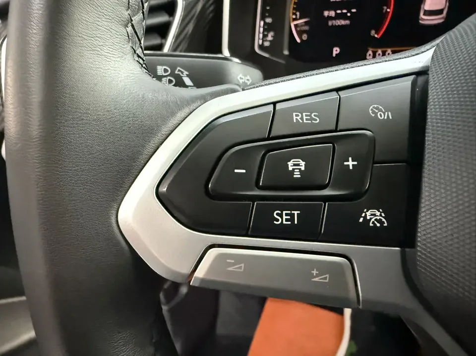 Volkswagen Tayron Tanyue 2023 280TSI 2WD Luxury Plus Advanced Edition 2022 — миниатюра 3