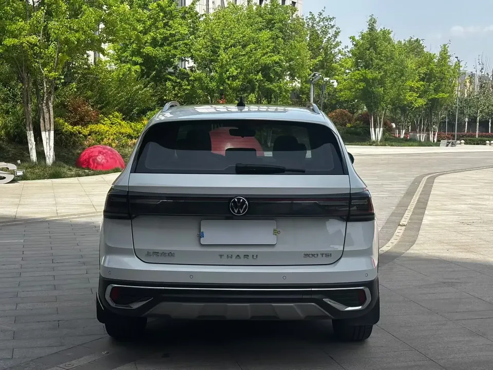 Volkswagen Tharu 300TSI 2WD Full Moon Edition 2023 — миниатюра 2