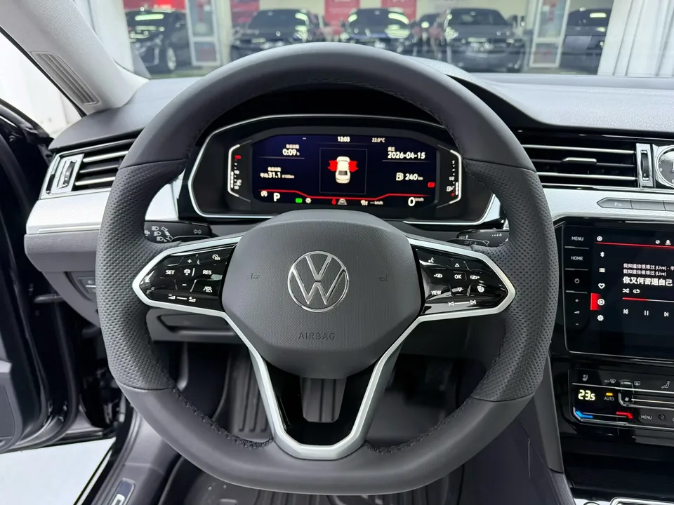 Volkswagen Magotan facelift model 330TSI DSG luxury model 2025 — миниатюра 5