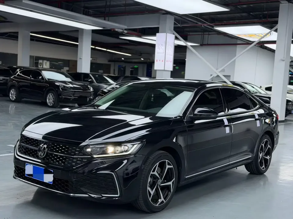Volkswagen Passat 2025