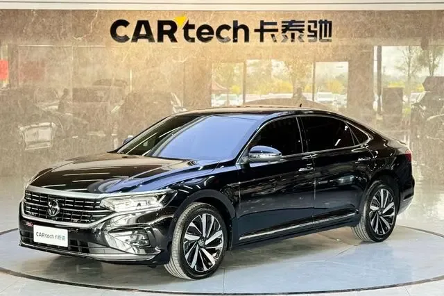 Volkswagen Passat 2024