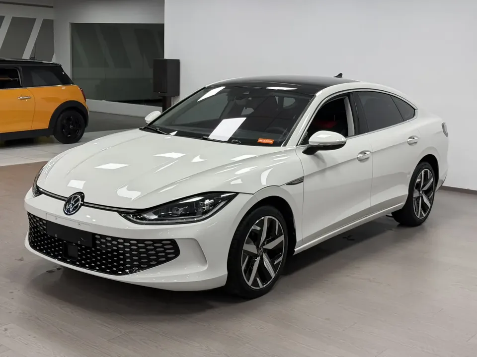 Volkswagen Lamando Lingdu 2023 Lingdu L 280TSI DSG Cool Edition 2023 — photo 1, buy with delivery to Moscow