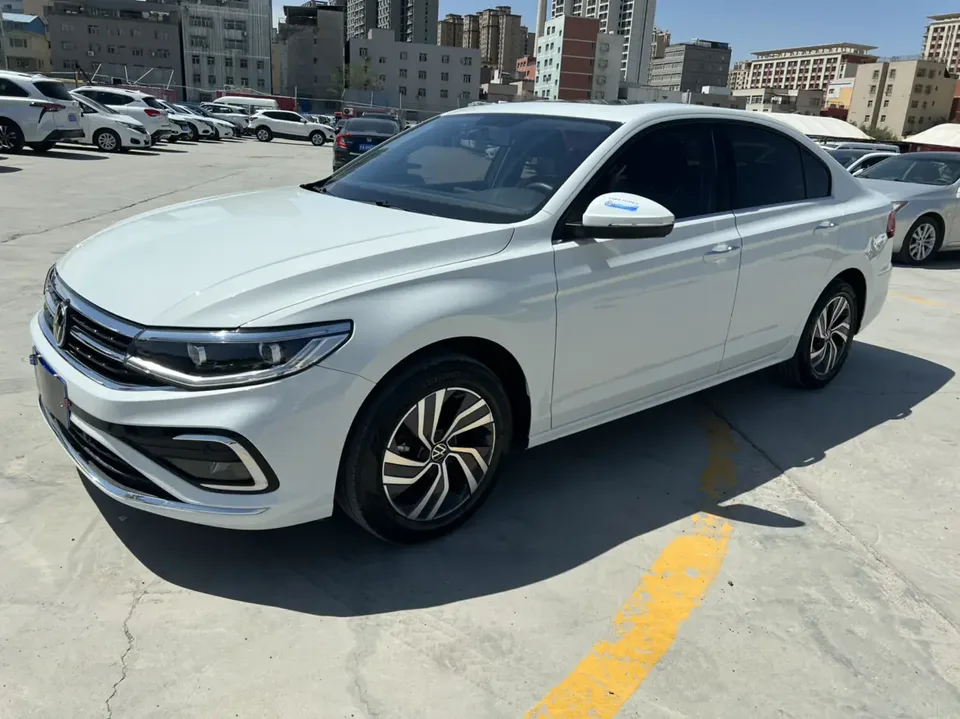 Volkswagen Bora 2023