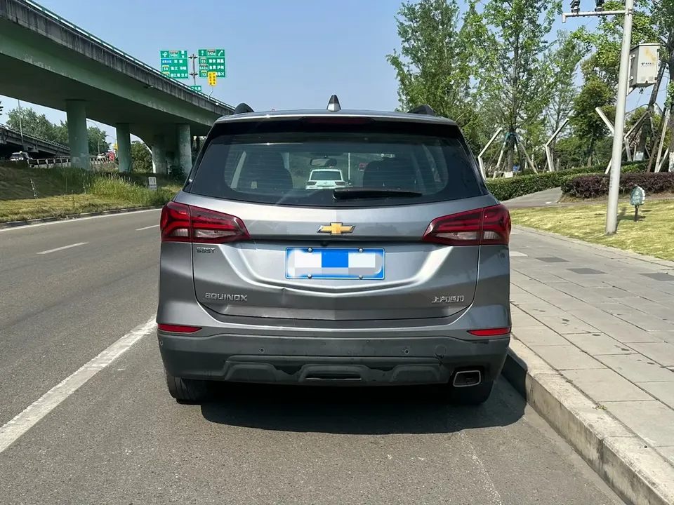 Chevrolet Equinox Explorer 2022 535T Chijie Edition 2023 — миниатюра 2