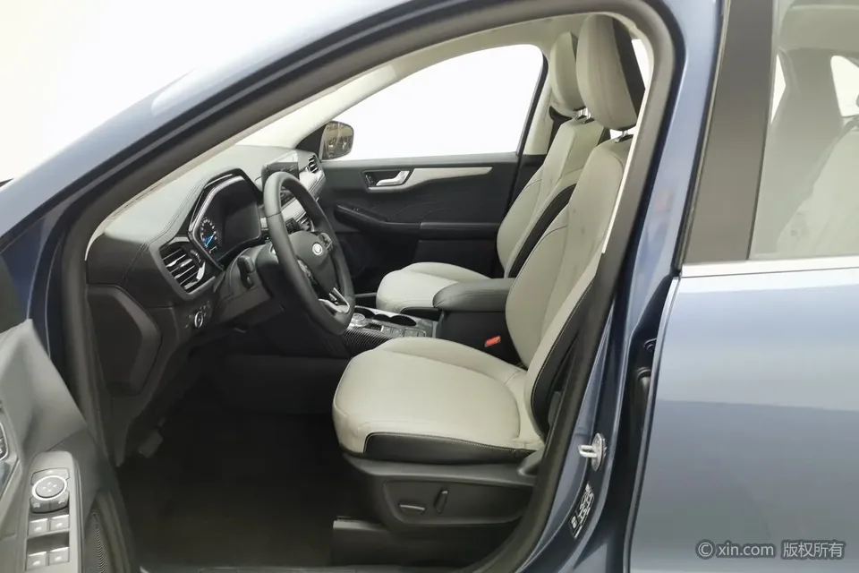 Ford Escape 2024 EcoBoost 245 2WD Premium Edition 2024 — миниатюра 4
