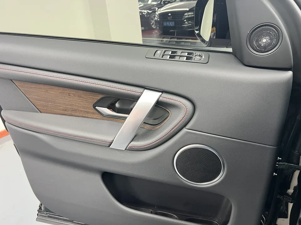 Land Rover Discover Sports Discover Sports 2023 249PS R-Dynamic S Performance Edition 5 Seaters 2023 — thumbnail 4