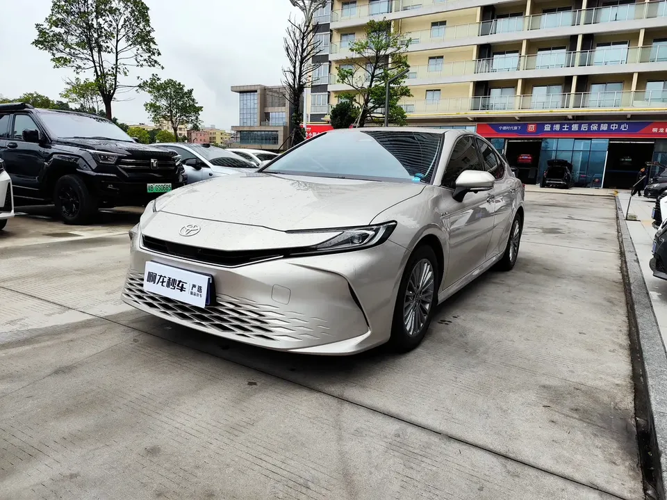 Toyota Camry 2025