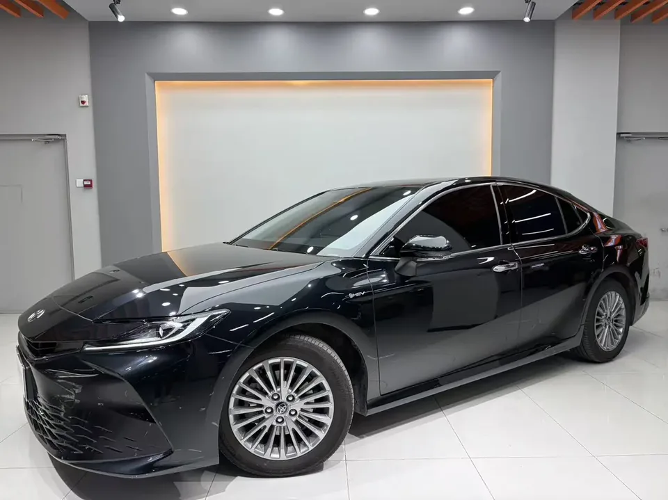 Toyota Camry 2025