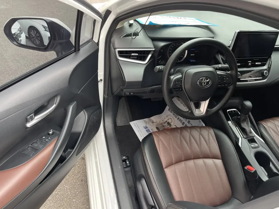 Toyota Corolla 1.2T S-CVT Pioneer Edition 2023 — миниатюра 3