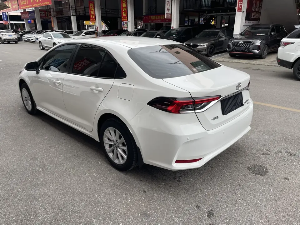 Toyota Corolla 1.2T S-CVT Pioneer Edition 2023 — миниатюра 4