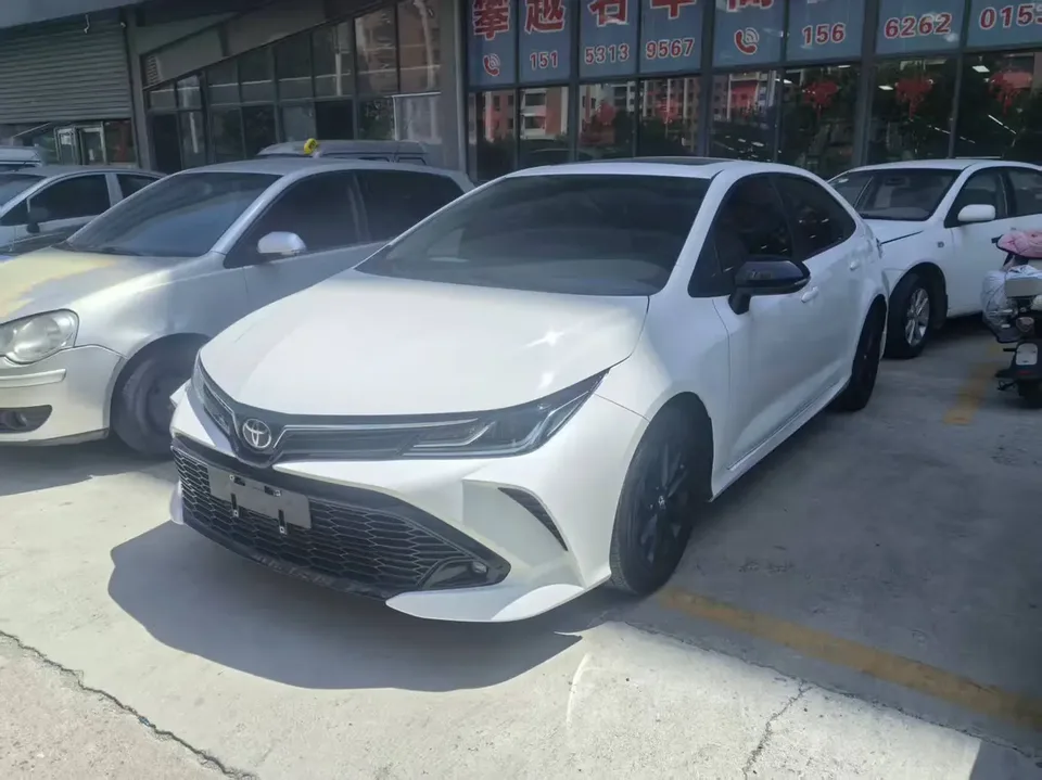 Toyota Corolla 1.5L CVT GR SPORT sports version 2022 — фото 1, купить с доставкой в Москву