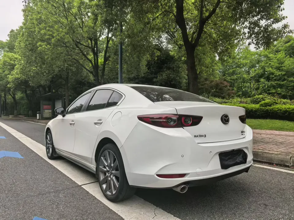 Mazda Axela Mazda3 2021 2.0L automatic quality version 2022 — миниатюра 4
