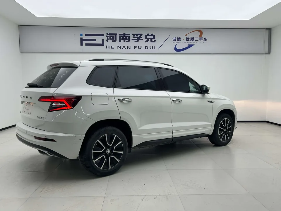 Skoda Karoq TSI280 Exclusive Edition 2023 — миниатюра 2
