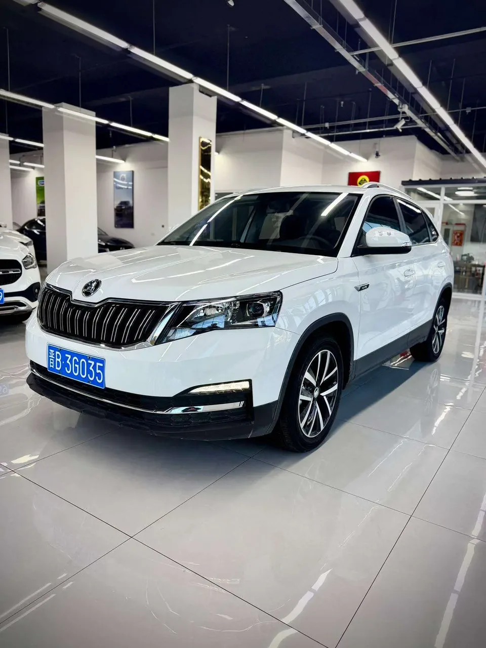 Skoda Comek Kamiq facelift 1.5L automatic comfort version 2023 — фото 1, купить с доставкой в Москву