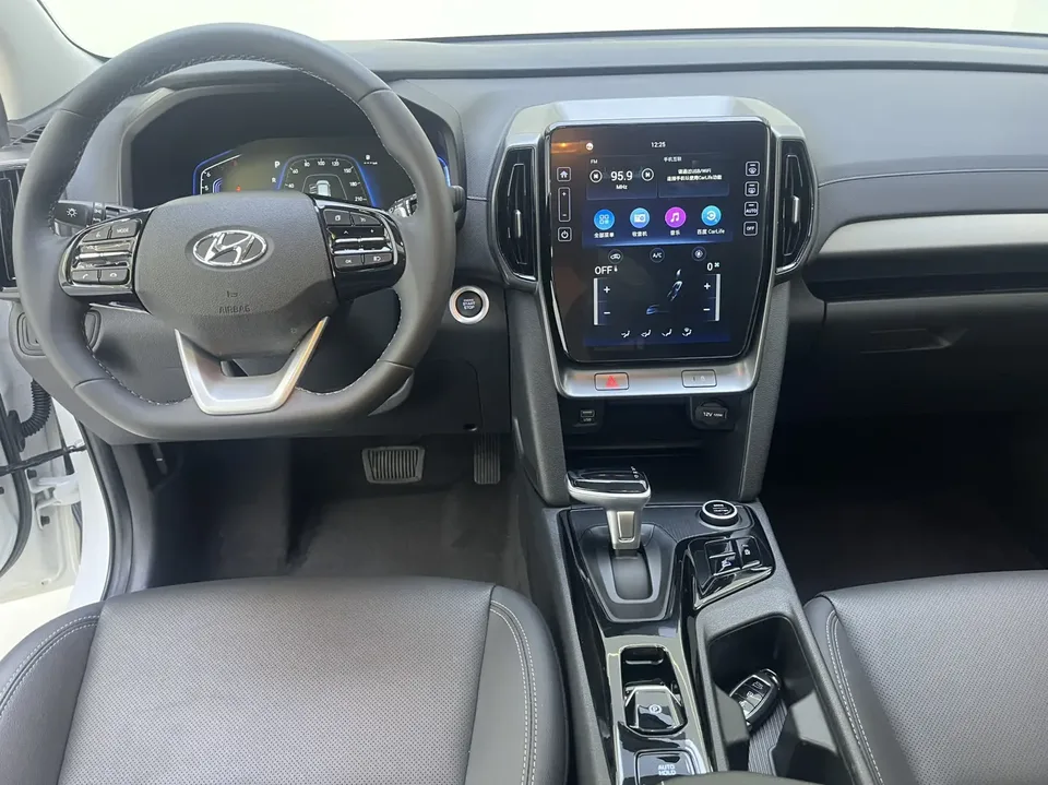 Hyundai ix35 Hyundai ix35 2021 240T GDi DCT 2WD Leading Edition GLS 2023 — миниатюра 3