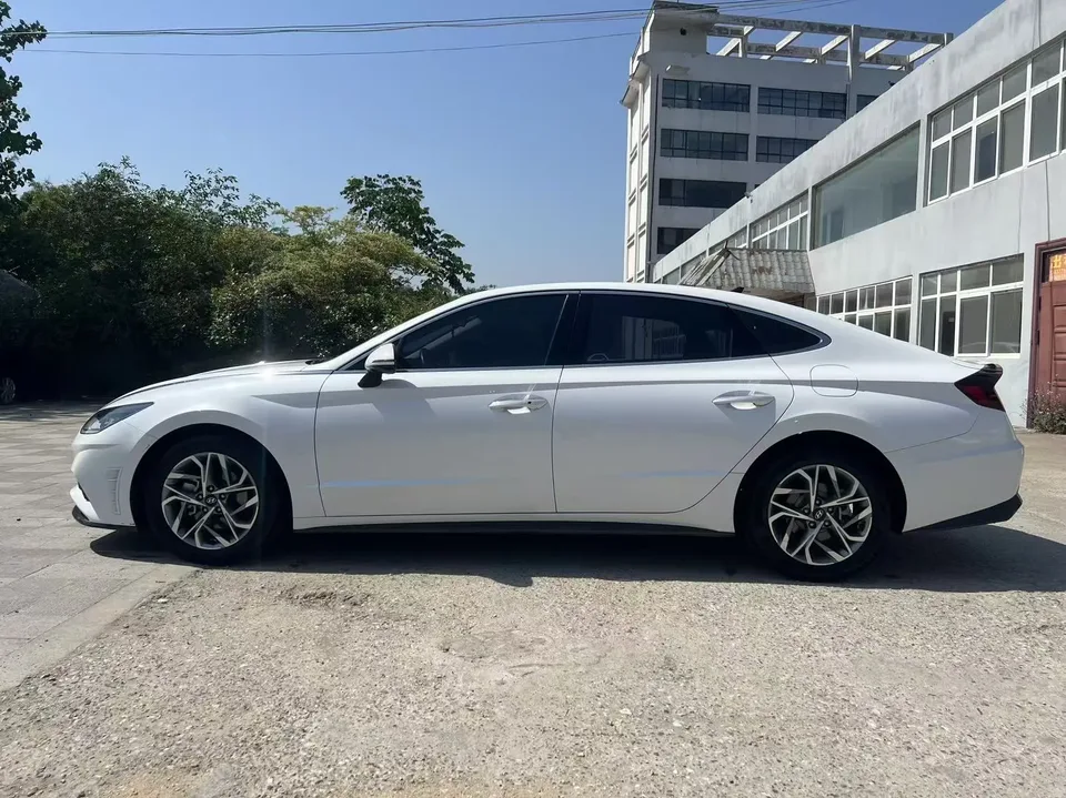 Hyundai Sonata 270TGDi GL DCT Leading Edition 2022 — миниатюра 4