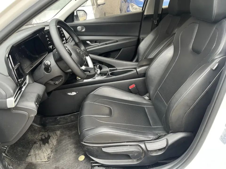 Hyundai Elantra 1.5L CVT GLX Elite Edition 2022 — миниатюра 4