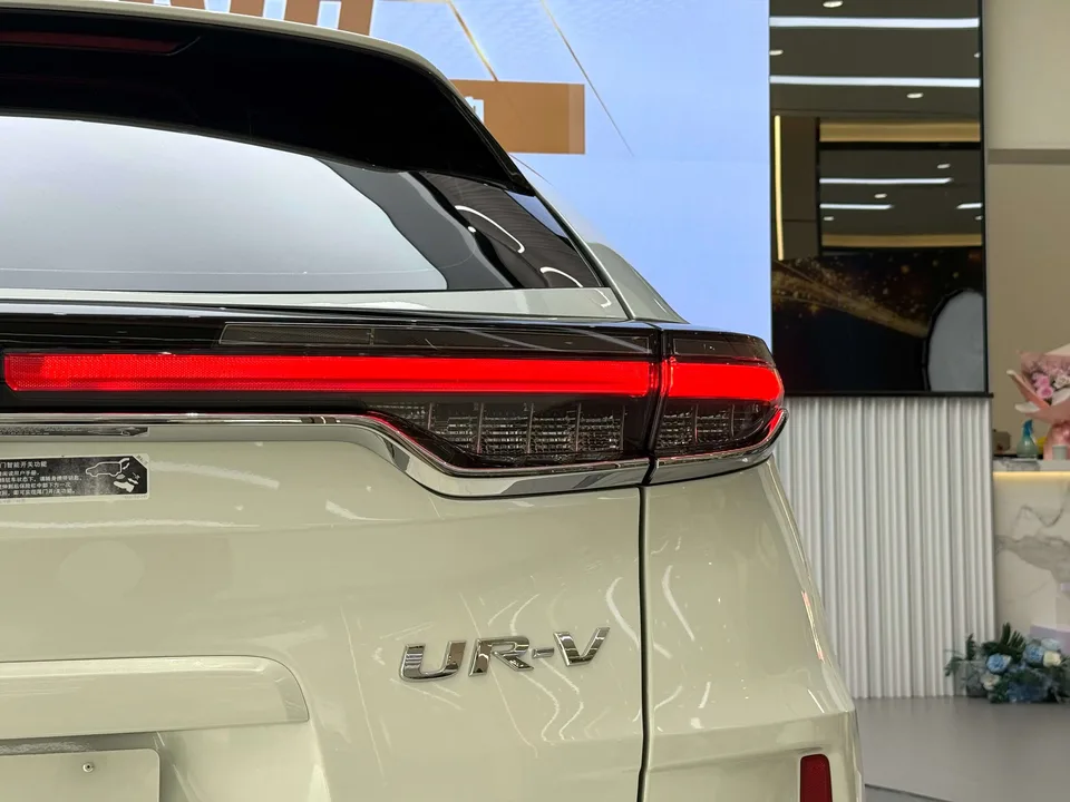 Honda UR-V Honda UR-V 2024 370TURBO 2WD Elegant Edition 2023 — thumbnail 3