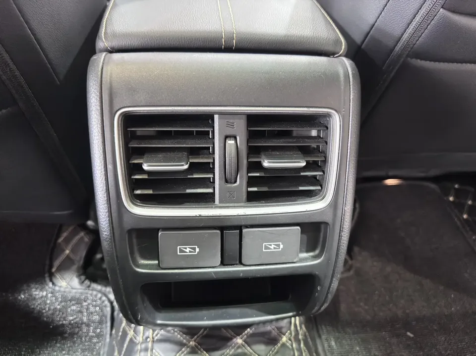 Honda Accord 2022 Accord Hybrid 2.0L Phantom Night Smart Edition 2022 — миниатюра 3