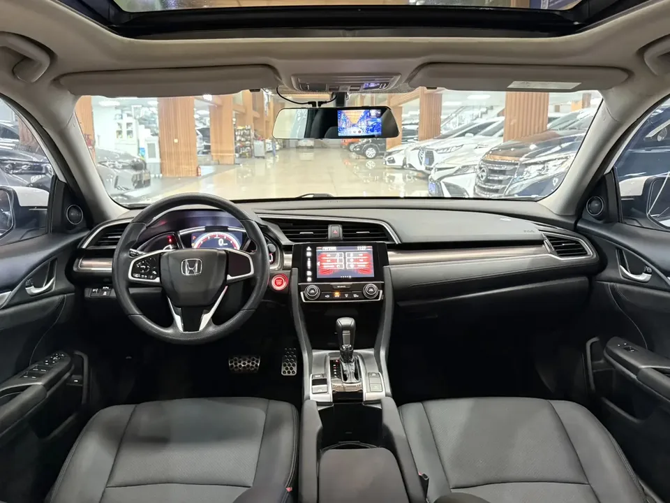 Honda CIVIC 220TURBO CVT burning version National VI 2022 — миниатюра 4