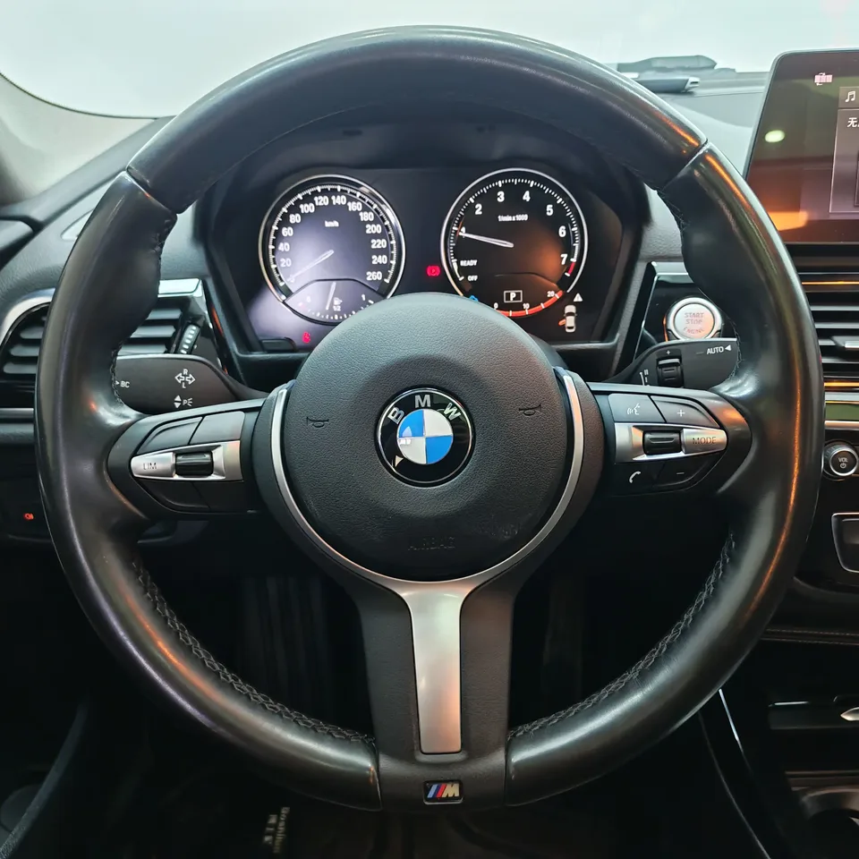 BMW 1 Series facelift 120i M Sport Night Edition 2022 — миниатюра 4