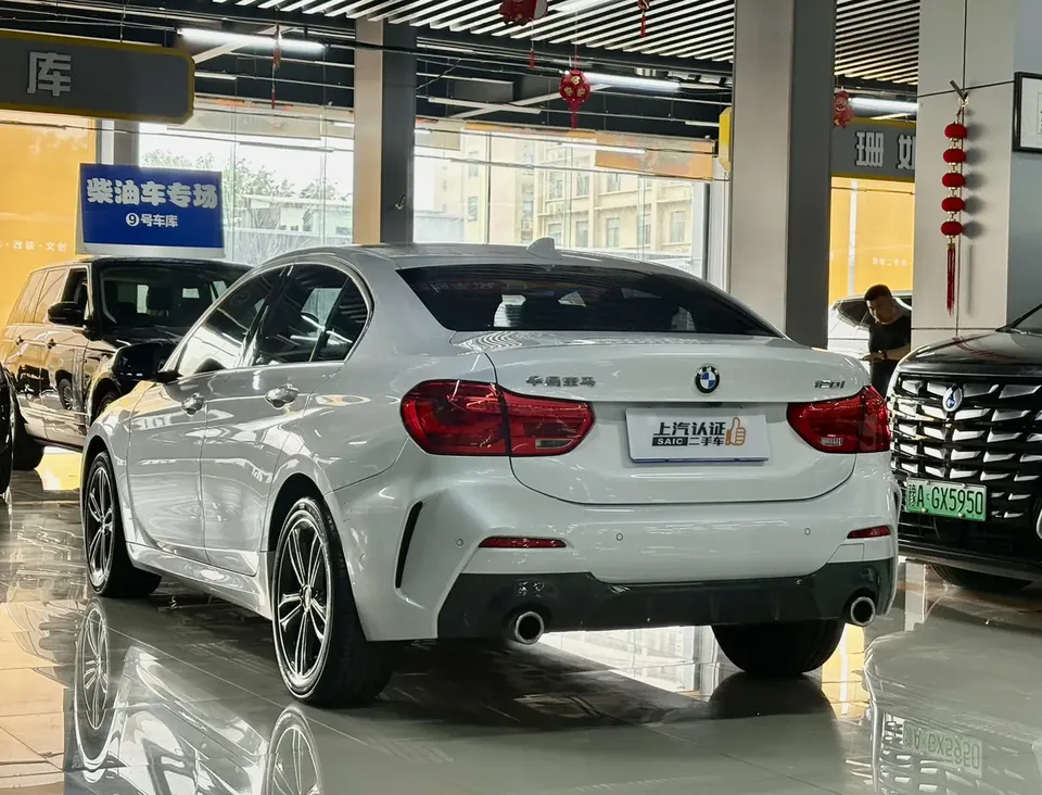 BMW 1 Series 1 Series 2021 facelift 120i M Sport 2022 — thumbnail 4