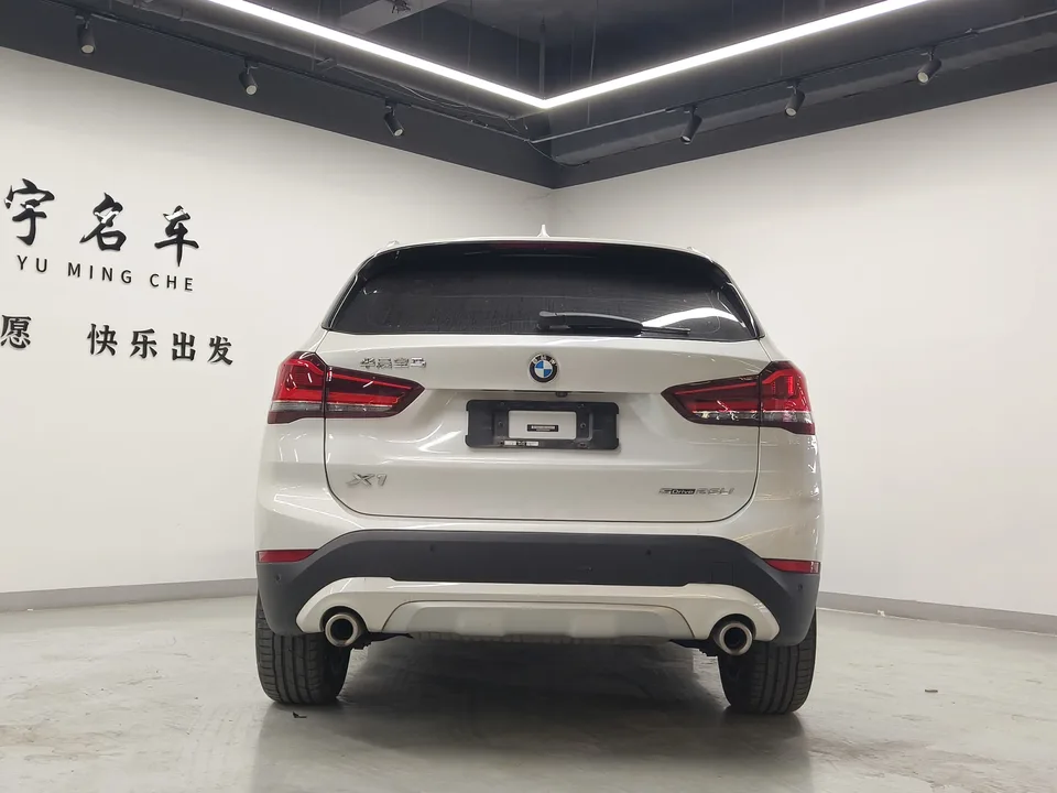 BMW X1 BMW X1 2022 sDrive20Li Fashion Edition 2023 — миниатюра 4