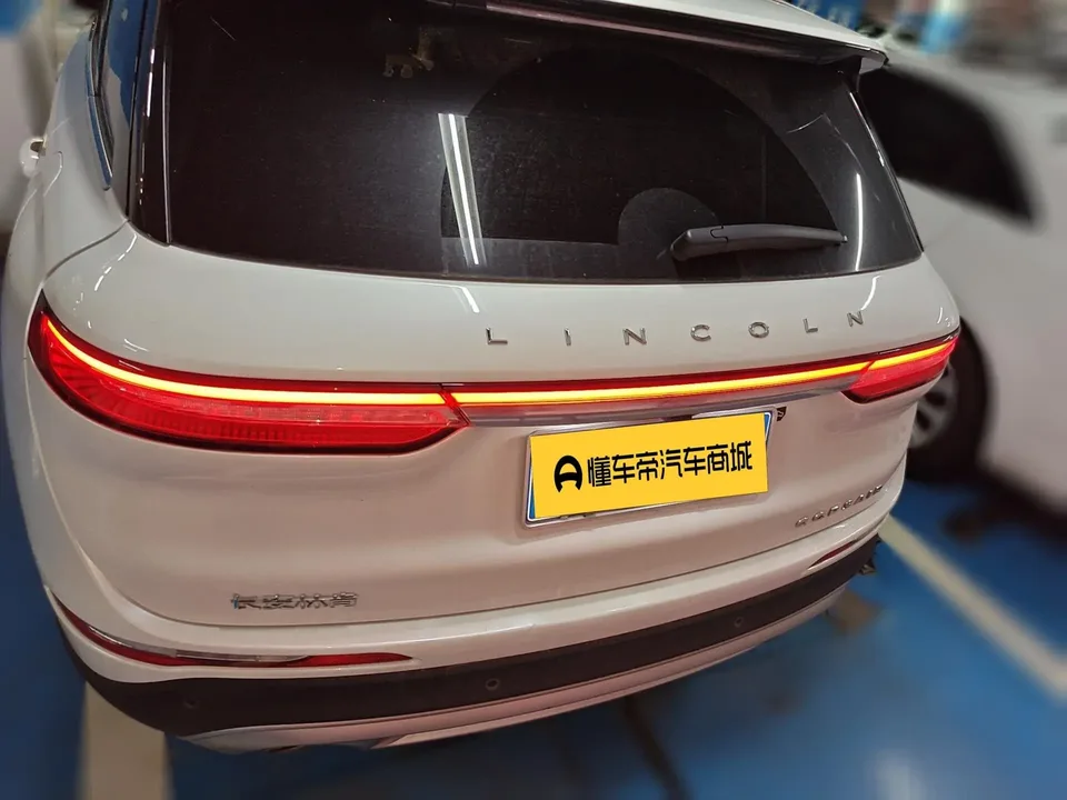 Lincoln Adventurer 2022 Explorer 2.0T 2WD Elegant Edition 2022 — миниатюра 2